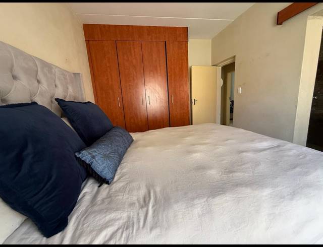 3 BEDROOM APARTMENT FOR SALE IN WATERVAL EAST